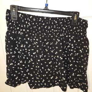 Girls size 18 pull on culotte short